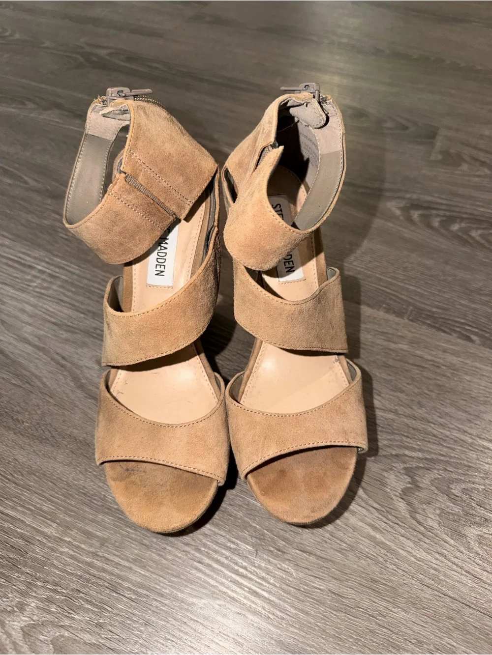 Steve Madden suede upper